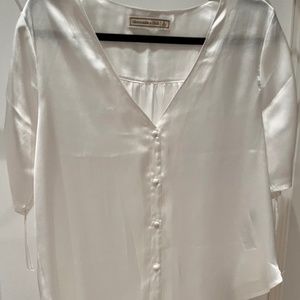ABERCROMBIE - WHITE SATIN SHIRT